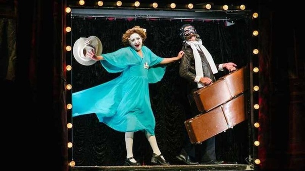 занавес в театре. иркутский театр музкомедии. бродвей нью-йорк мюзикл. театр оперы и балета казань любовный напиток. мир театра.